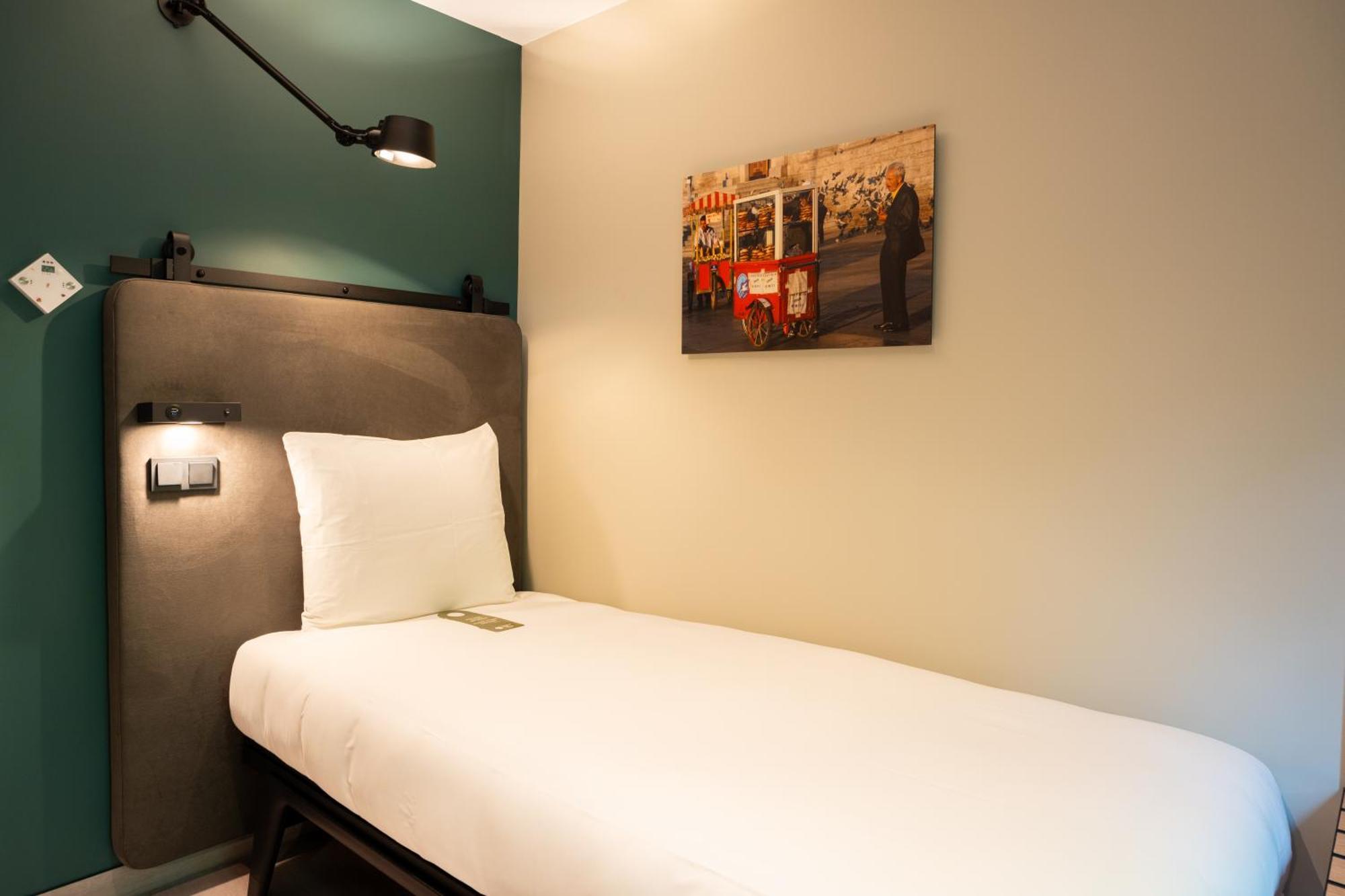 Hotel Kontakt der Kontinenten Soesterberg Bagian luar foto