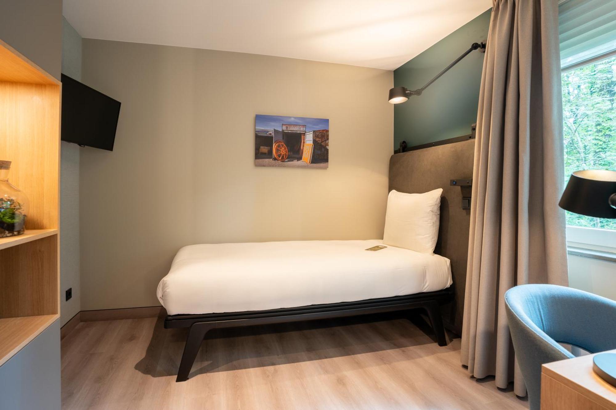 Hotel Kontakt der Kontinenten Soesterberg Bagian luar foto
