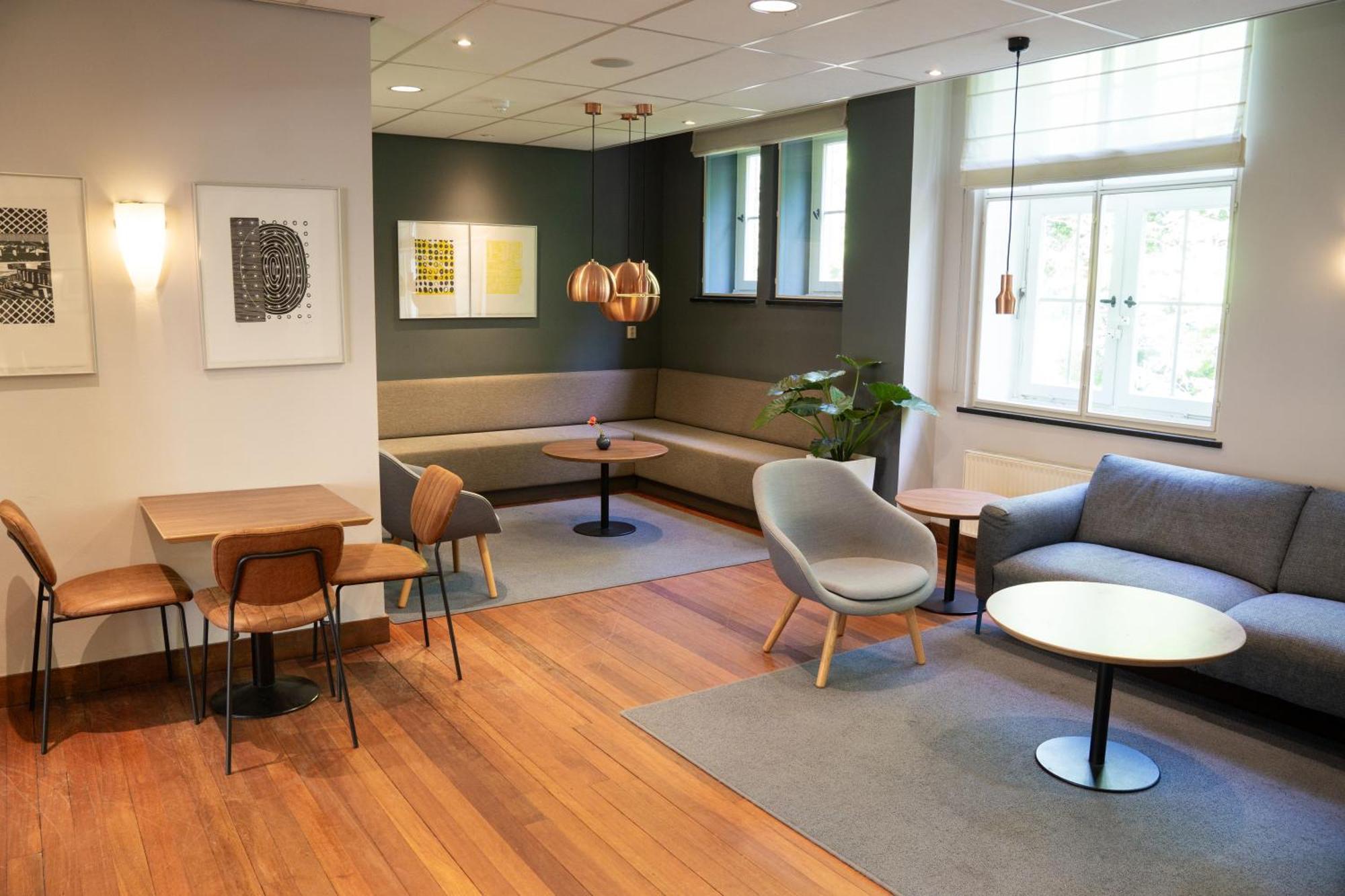 Hotel Kontakt der Kontinenten Soesterberg Bagian luar foto