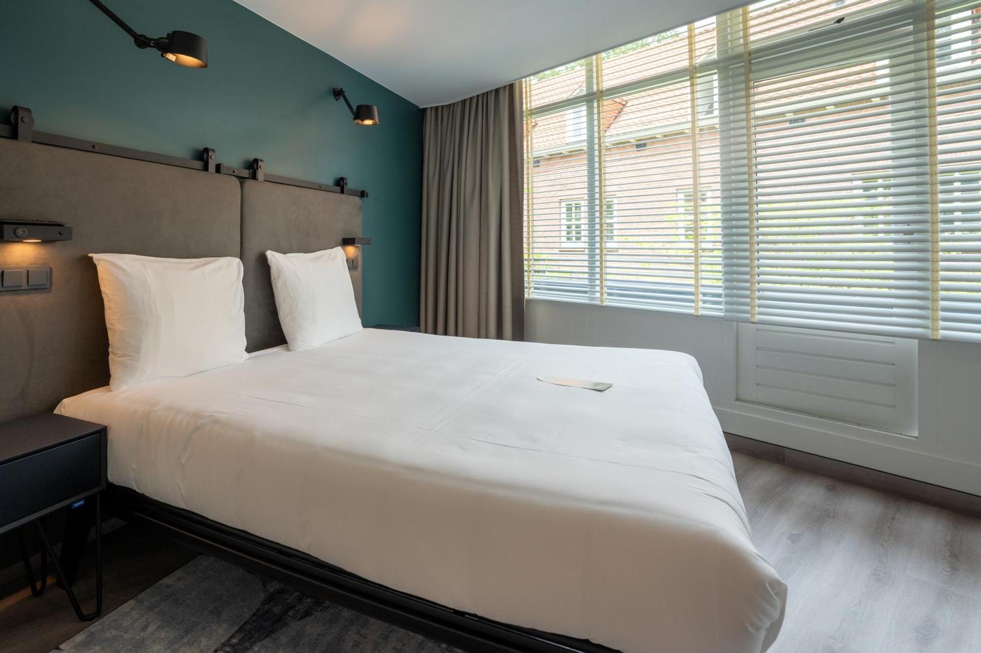 Hotel Kontakt der Kontinenten Soesterberg Bagian luar foto