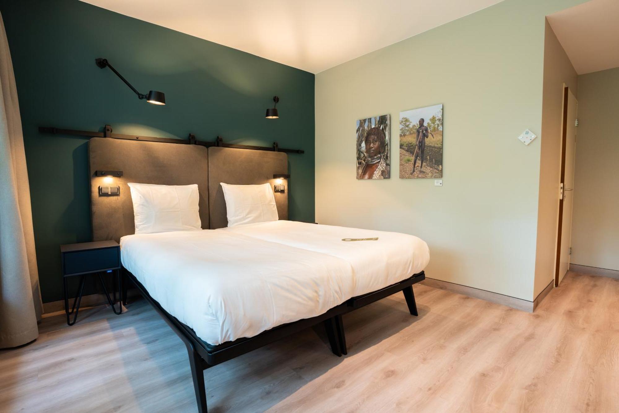 Hotel Kontakt der Kontinenten Soesterberg Bagian luar foto