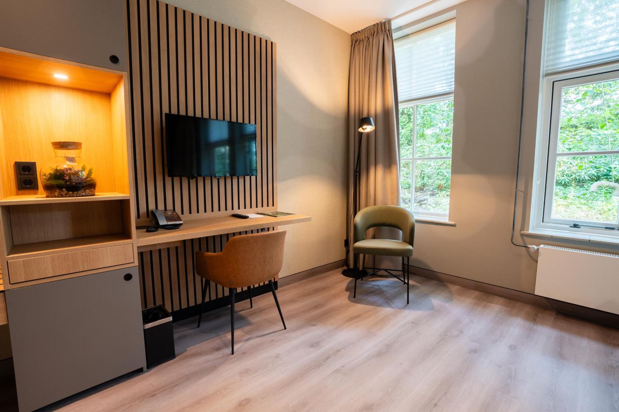 Hotel Kontakt der Kontinenten Soesterberg Bagian luar foto