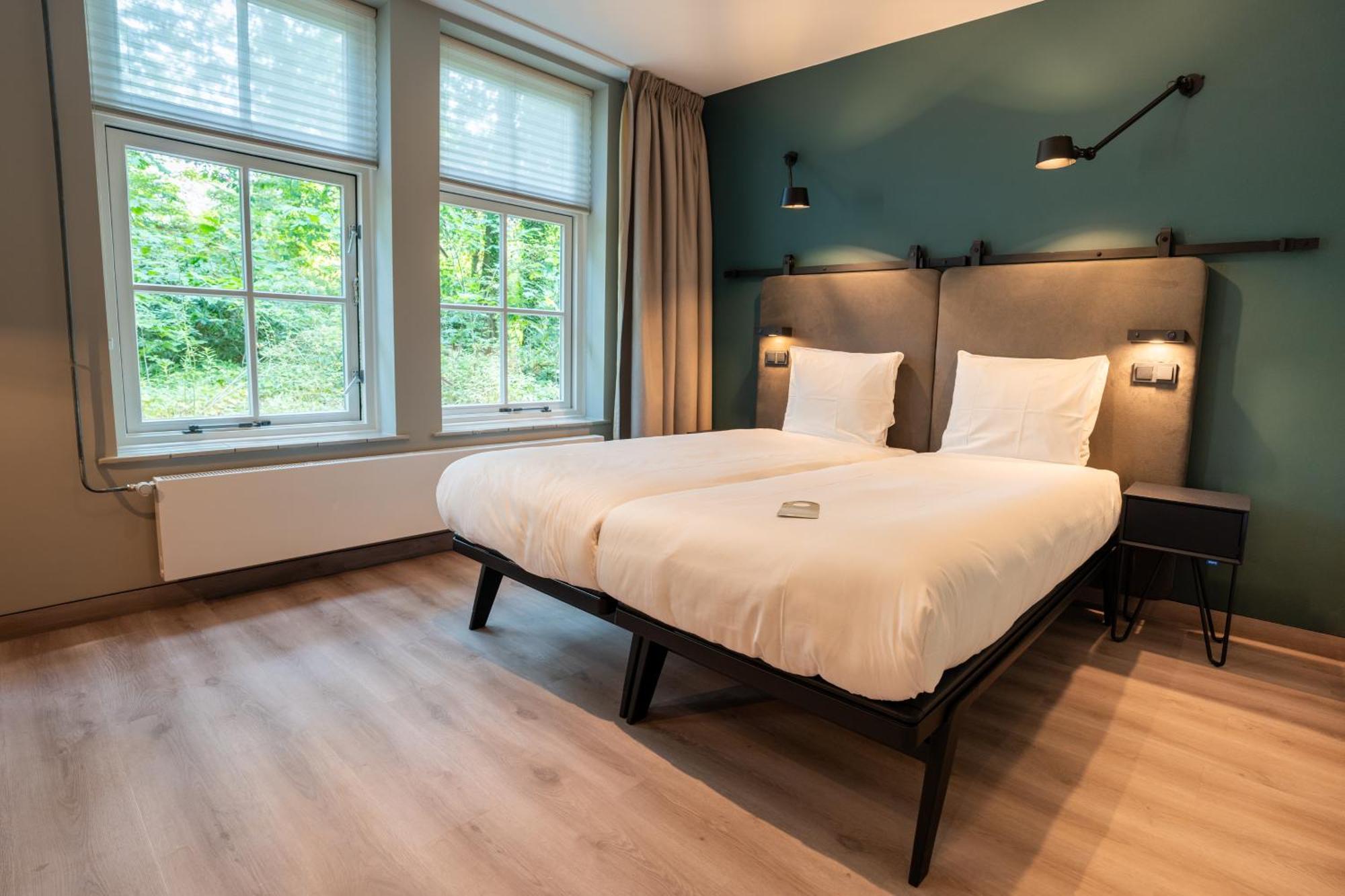Hotel Kontakt der Kontinenten Soesterberg Bagian luar foto