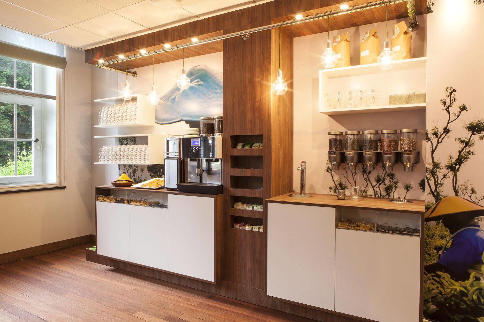 Hotel Kontakt der Kontinenten Soesterberg Bagian luar foto